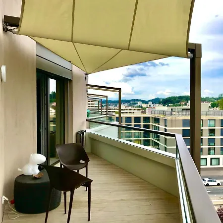 & Elegant In Rum i privatbostad Biel