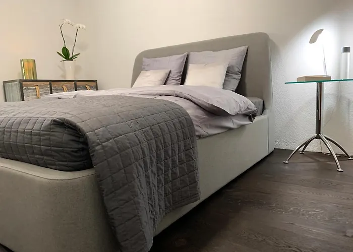 & Elegant In * Biel/Bienne